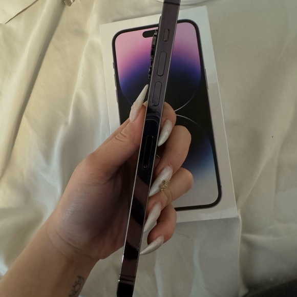 IPHONE 14 PRO MAX - DEEP PURPLE 256GB - Picture 4 of 5